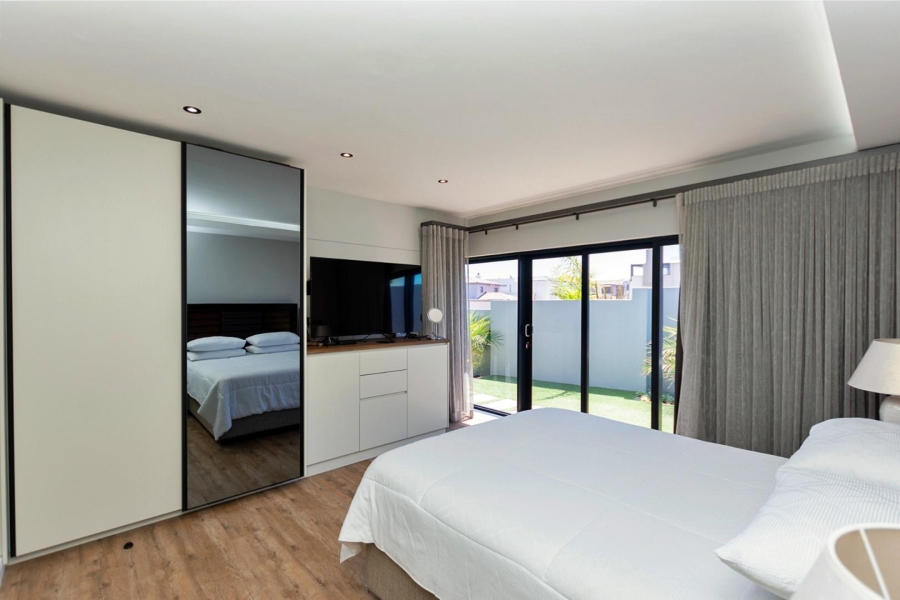 3 Bedroom Property for Sale in Calypso Beach Western Cape